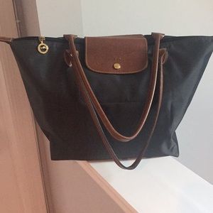 Longchamp: La Pliage Gray foldable tote